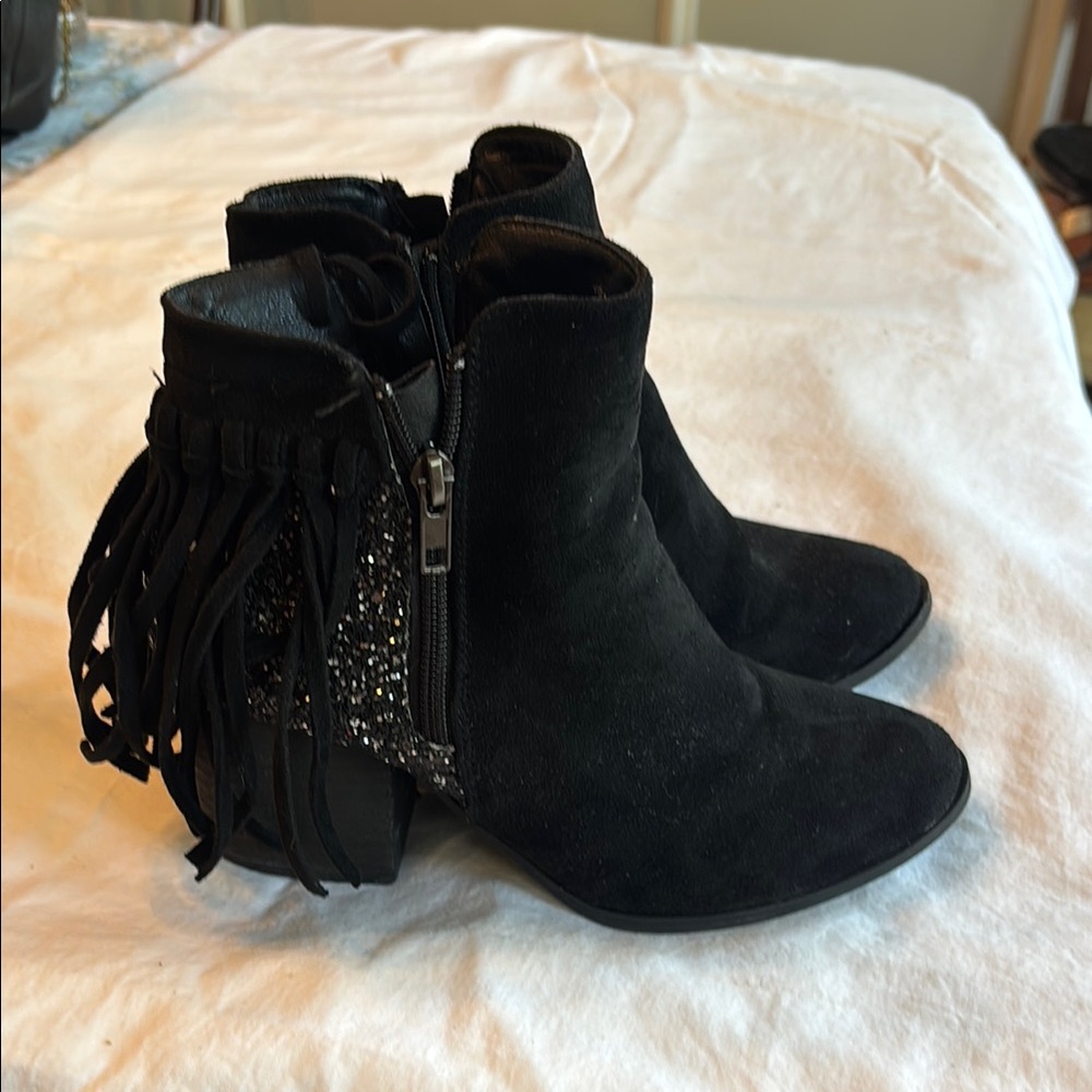 Very G Whimsigoth Black Suede Ankle Boots side zip with Fringe and Sparkle Sz 6